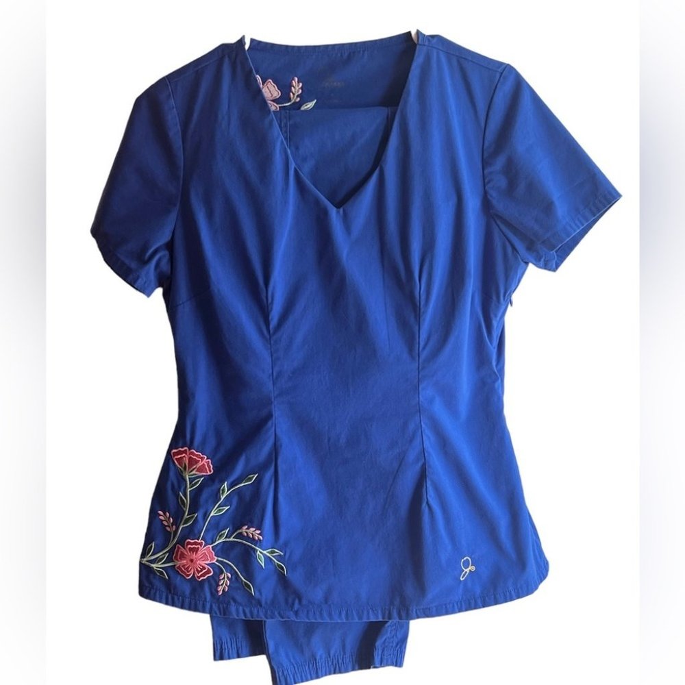 Jaanuu blue scrub set flower pattern top size small